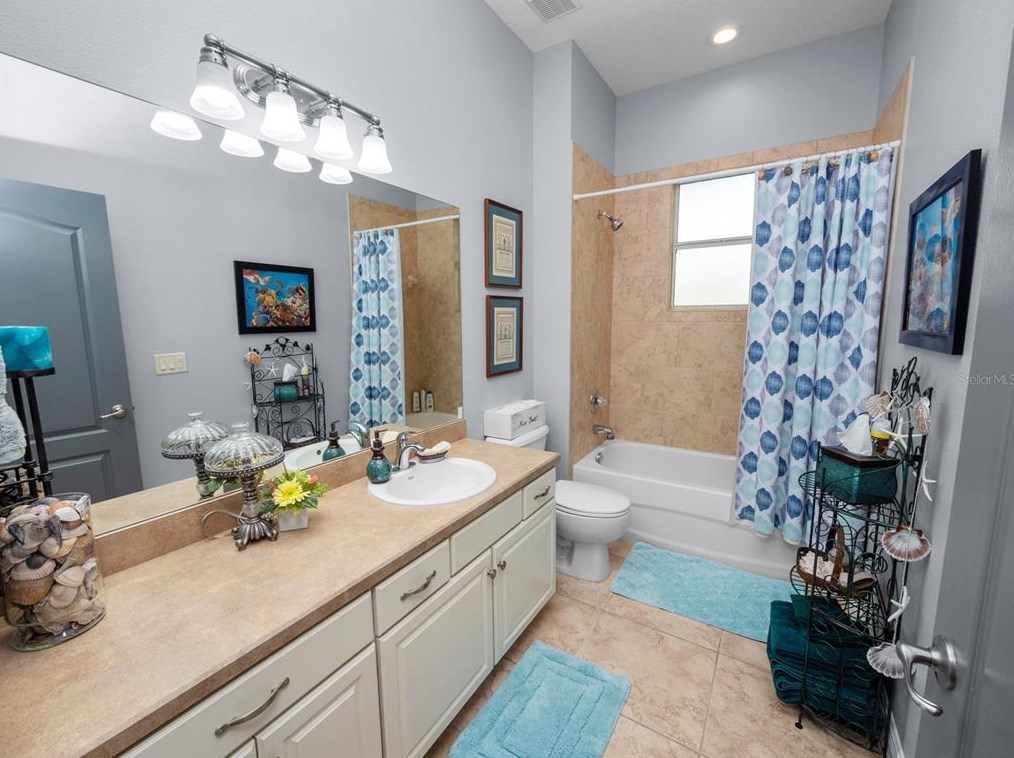 800 Osprey Lndg Dr, Lakeland FL 33813-4686 exterior