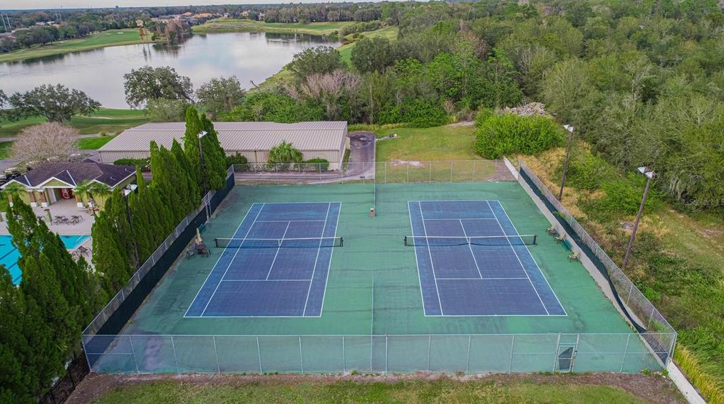 800 Osprey Lndg Dr, Lakeland FL 33813-4686 exterior