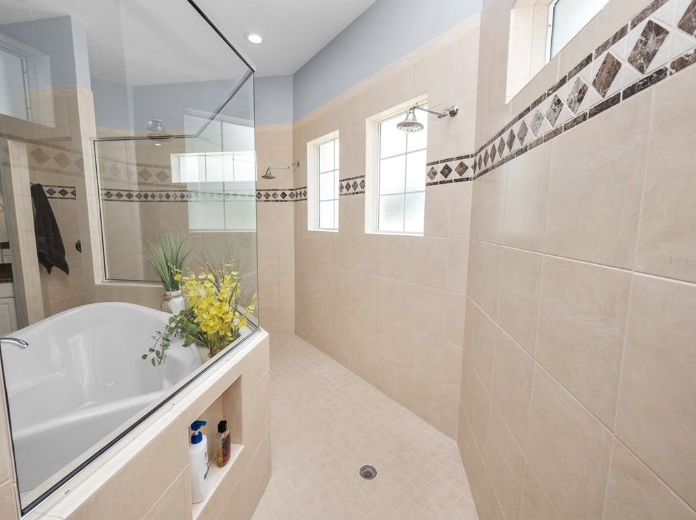 800 Osprey Lndg Dr, Lakeland FL 33813-4686 exterior