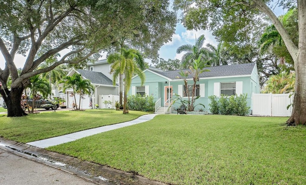 224 36th Ave, Saint Petersburg, FL 33704-1412