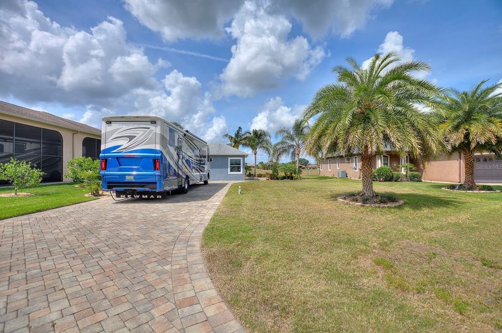 544 Narrow Pond Rd, Polk City, FL 33868