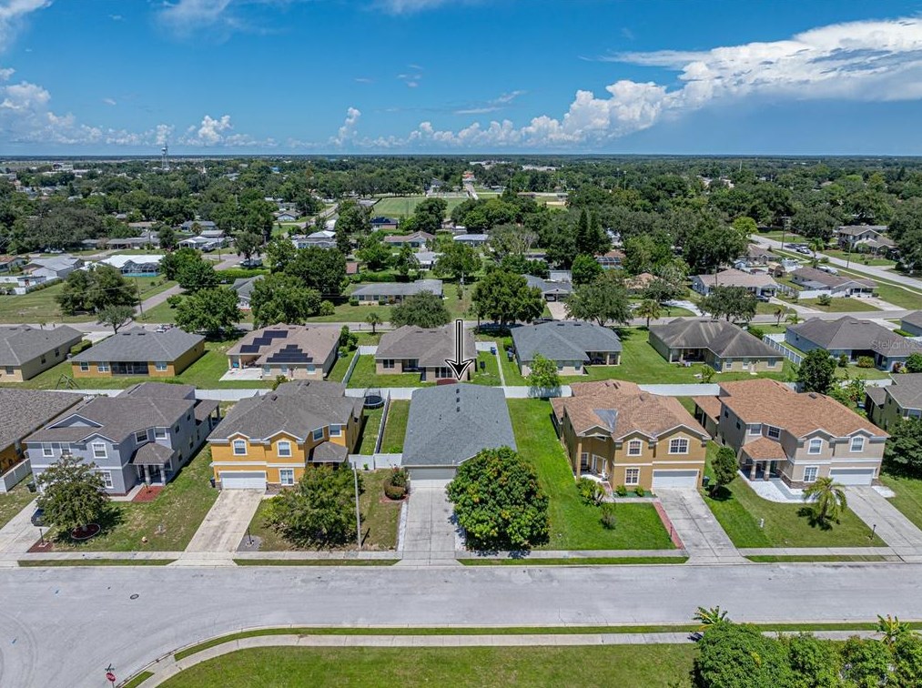 261 James Cir, Lake Alfred, FL 33850-2752