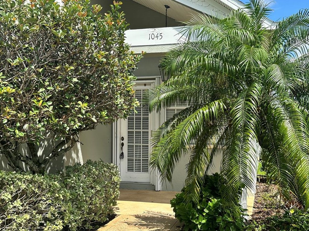 1045 Caravan Loop, Polk City FL  33868-5123 exterior