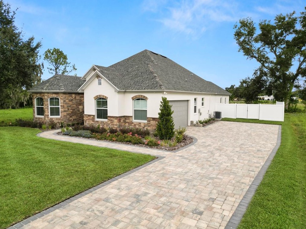 515 E Square Lake Dr, Bartow, FL 33830