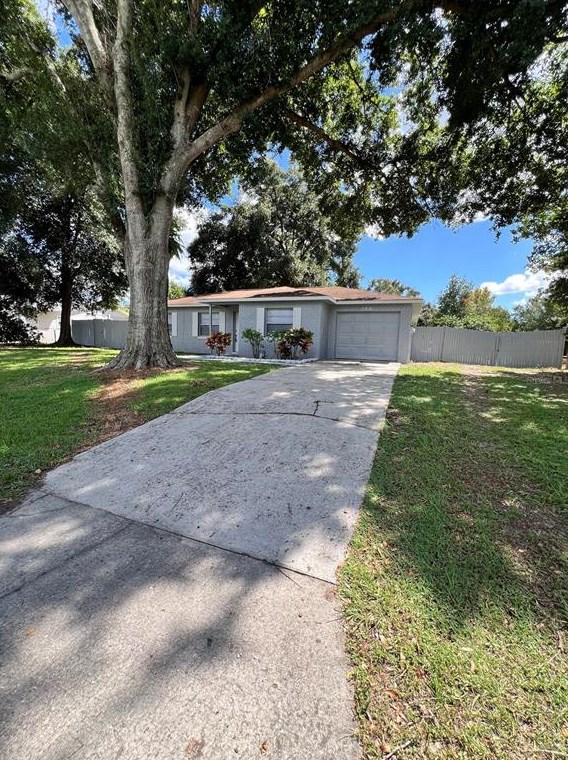 144 Honey Bee Ln, Polk City, FL 33868
