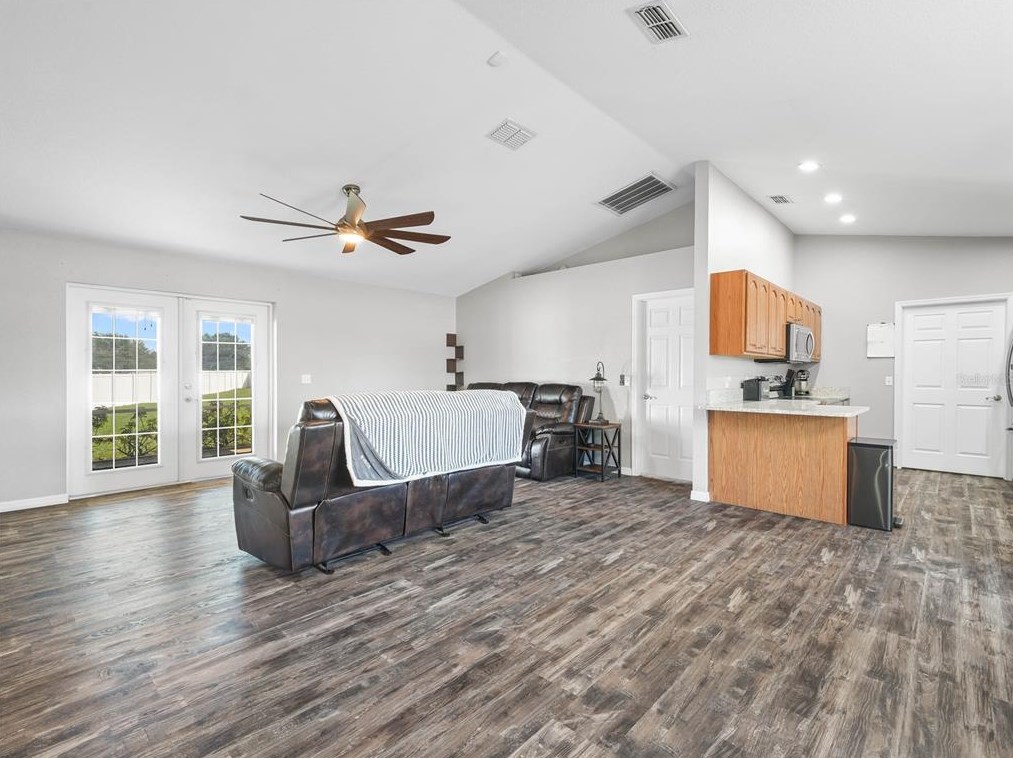 2011 Misty Morning Dr, Winter Haven, FL 33880