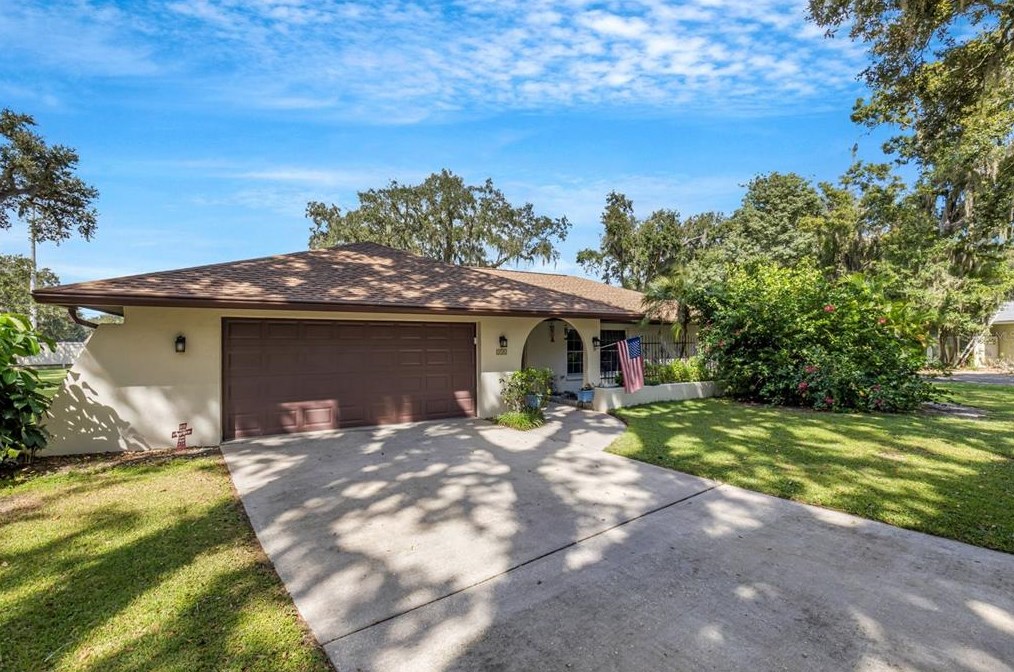 251 Birch Ln, Lakeland, FL 33813-3562