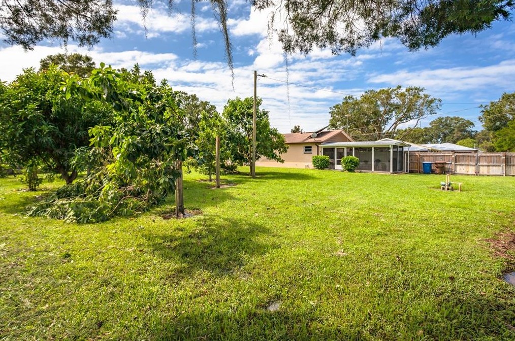 519 Rosewood Ln, Polk City, FL 33868