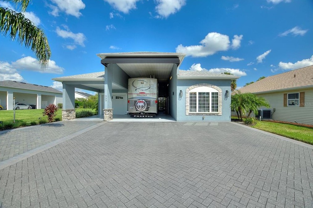 335 Travelers Dr, Polk City, FL 33868
