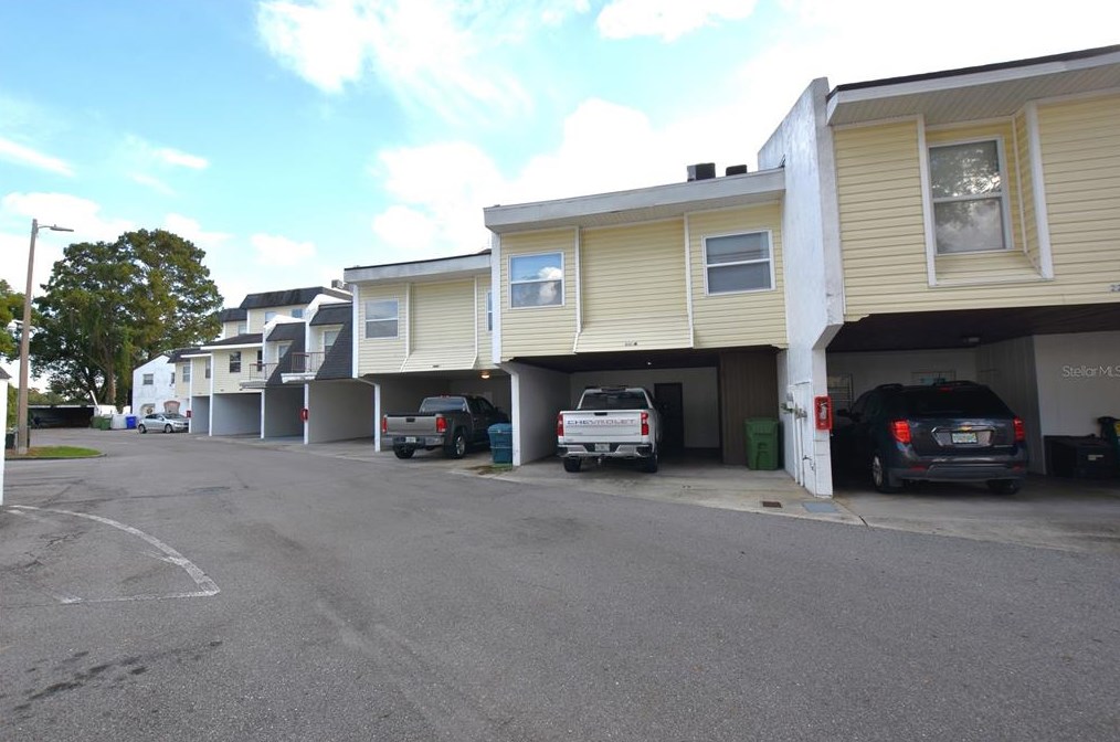 2215 9th St, Winter Haven, FL 33880-4717