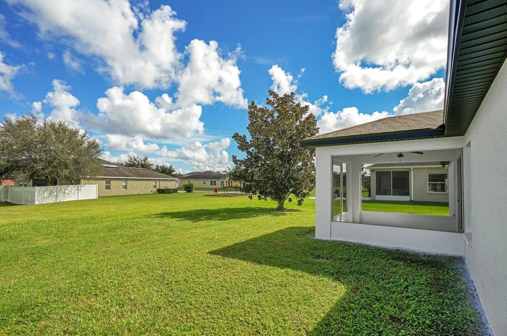 2090 Country Manor St, Bartow, FL 33830