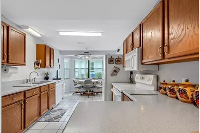 6256 Sandpipers Drive, Lakeland, FL 33809 - Photo 10