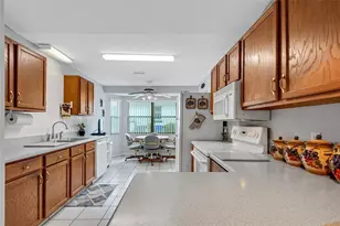 6256 Sandpipers Dr, Lakeland, FL 33809 - Photo 10