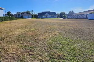 3334 Shore Dr, Lakeland, FL 33812 - Photo 4