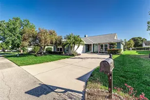 1452 Grand Cayman Cir, Winter Haven, FL 33884 - Photo 2