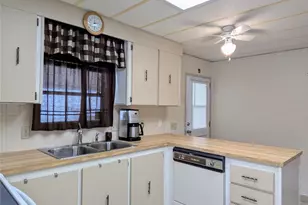 1007 Forest Lake Dr, Lakeland, FL 33809 - Photo 4