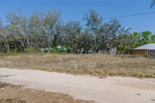 2556 N Johnson Rd, Avon Park, FL 33825 - Photo 2