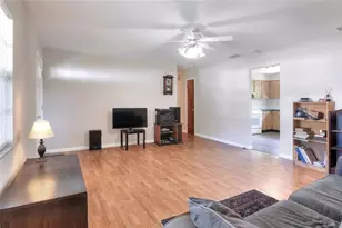 6070 Hilltop Ln E, Lakeland, FL 33809 - Photo 8