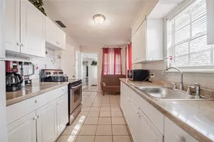 1048 Roselle Ave, Lakeland, FL 33805 - Photo 4