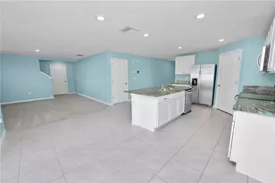 8009 Sail Clover Ln, Zephyrhills, FL 33540 - Photo 8