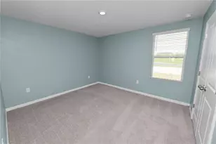 8009 Sail Clover Ln, Zephyrhills, FL 33540 - Photo 26