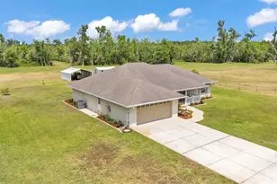 8904 Carrolwood Dr, Lakeland, FL 33810 - Photo 4