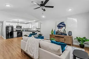 1242 Dorothy St, Lakeland, FL 33815 - Photo 2