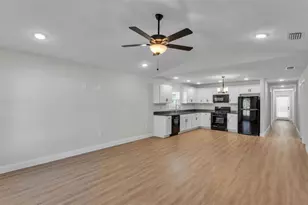 1246 Dorothy St, Lakeland, FL 33815 - Photo 2