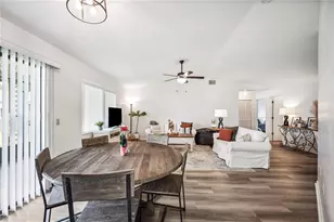 1608 Colonnades Cir N, Lakeland, FL 33811 - Photo 14