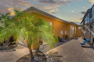 3261 Fish Hawk Dr, Polk City, FL 33868 - Photo 2