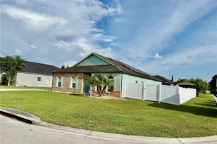 1201 Lavender Jewel Ct, Plant City, FL 33563 - Photo 2