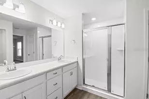 35452 Darlington Grv Dr, Zephyrhills, FL 33541 - Photo 8