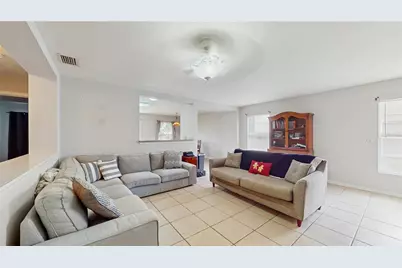 7337 Hunters Greene Circle, Lakeland, FL 33810 - Photo 4