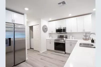 2750 Walden Town Circle, Plant City, FL 33566 - Photo 6