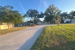 2362 Delrose Dr E, Lakeland, FL 33805 - Photo 20