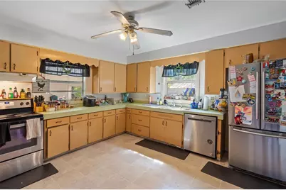 202 E Badcock Boulevard, Mulberry, FL 33860 - Photo 8