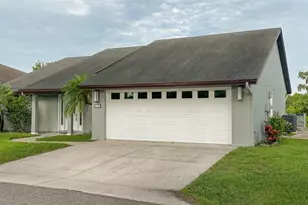 6125 Mountain Lake Dr, Lakeland, FL 33813 - Photo 2