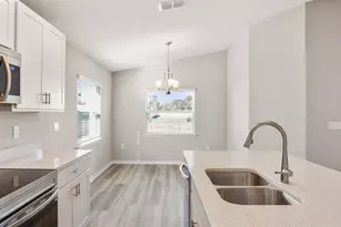 35397 Coventry Fields Loop, Zephyrhills, FL 33541 - Photo 6