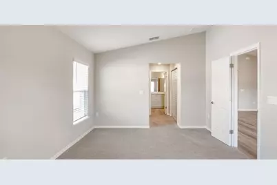 35397 Coventry Fields Loop, Zephyrhills, FL 33541 - Photo 18
