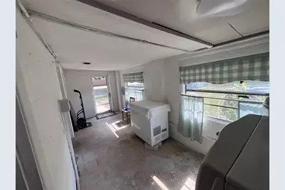 262 Walter Avenue, Frostproof, FL 33843 - Photo 10