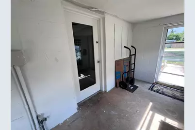 262 Walter Avenue, Frostproof, FL 33843 - Photo 12