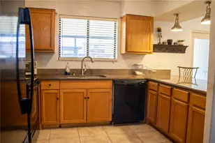 1836 N Crystal Lake Dr, Lakeland, FL 33801 - Photo 14