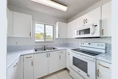 3817 NW 17th Avenue #10, Miami, FL 33142 - Photo 4