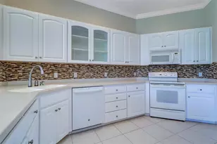 2804 Prestwick Dr, Lakeland, FL 33803 - Photo 8