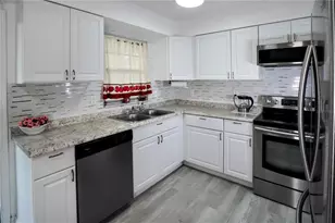 1920 E Edgewood Dr, Lakeland, FL 33803 - Photo 10