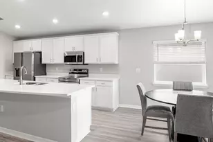 7660 SW 6th Loop, Ocala, FL 34474 - Photo 6