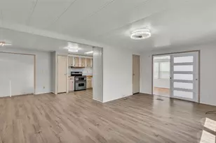 34704 Sweetpea Ln, Zephyrhills, FL 33541 - Photo 10