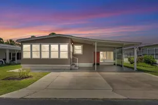 34704 Sweetpea Ln, Zephyrhills, FL 33541 - Photo 2