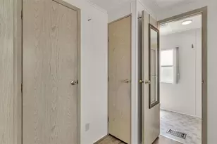 34704 Sweetpea Ln, Zephyrhills, FL 33541 - Photo 32