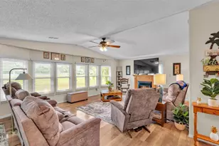 3279 Pebble Bend Dr, Lakeland, FL 33810 - Photo 12